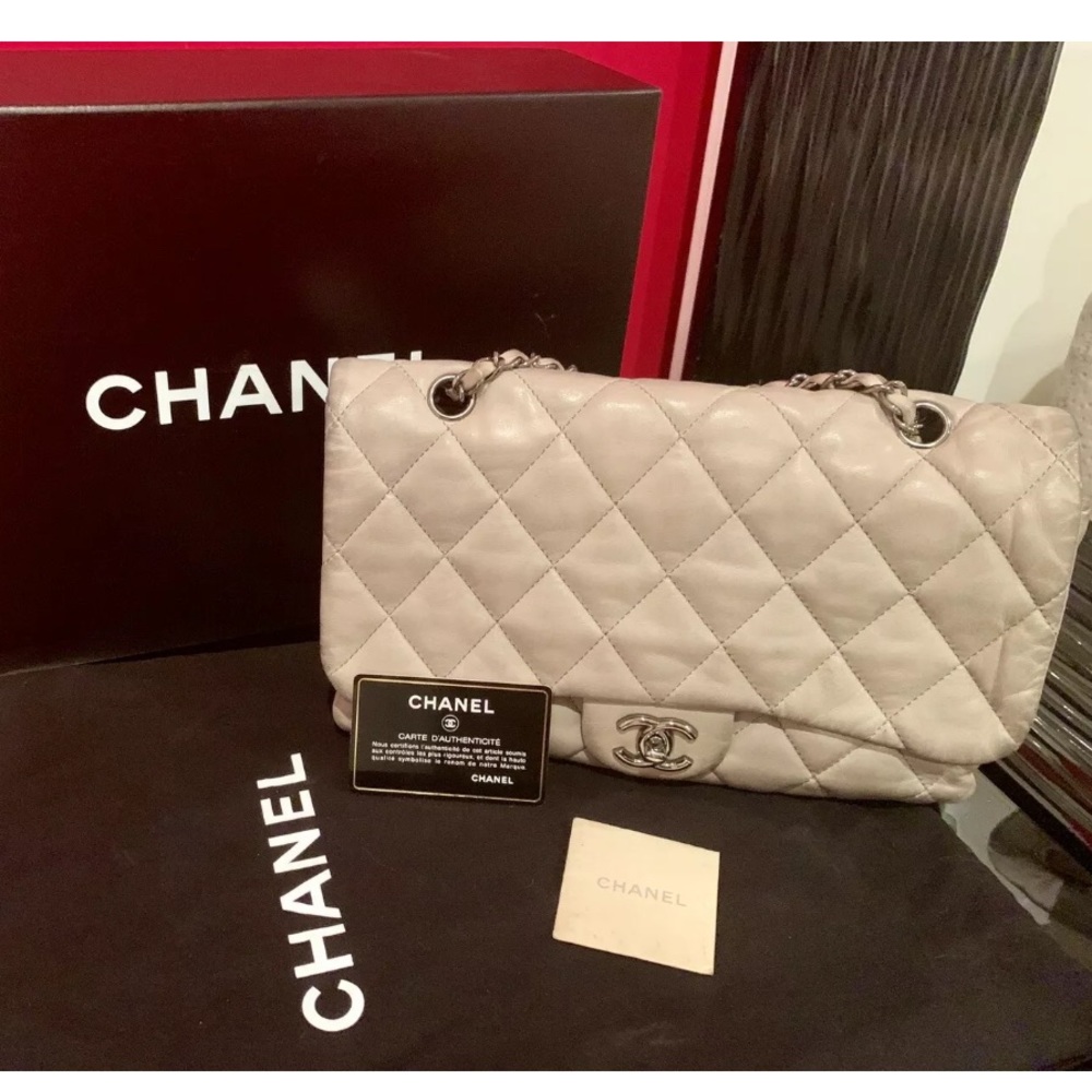 Chanel medium hand bag
